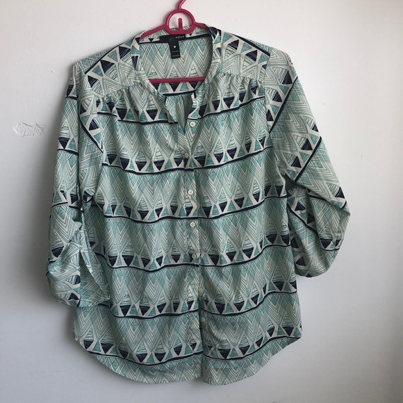 Button up shirt - Picture 1 of 3